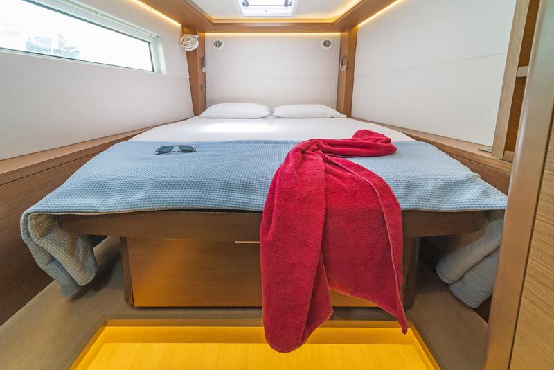 Book yachts online - catamaran - Lagoon 50 A/C &amp; GEN &amp; WM - ANDROMEDA - rent