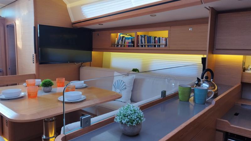 Book yachts online - sailboat - Dufour 56 Exclusive 2018 - Hola - rent