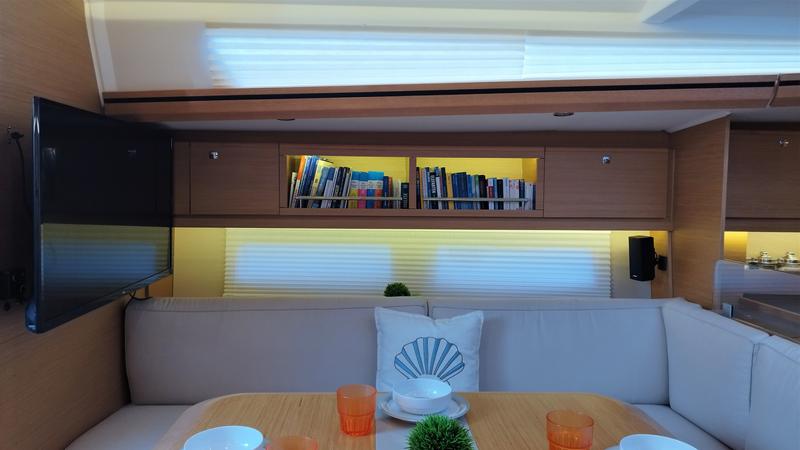 Book yachts online - sailboat - Dufour 56 Exclusive 2018 - Hola - rent