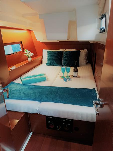 Book yachts online - sailboat - Oceanis 46.1 - Blue Satellite - rent