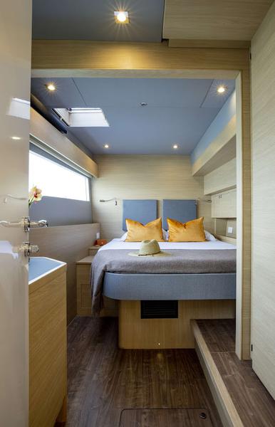 Book yachts online - powercatamaran - Aquila 54 - Explorion - rent