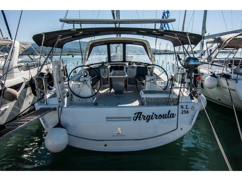 Book yachts online - sailboat - Oceanis 41.1 - Argyroula - rent