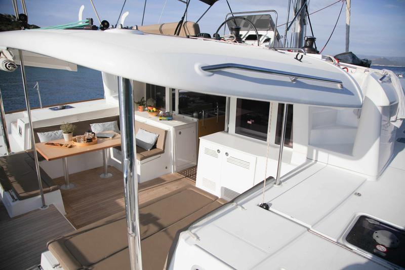 Book yachts online - catamaran - Lagoon 450 F - Irida VI - rent