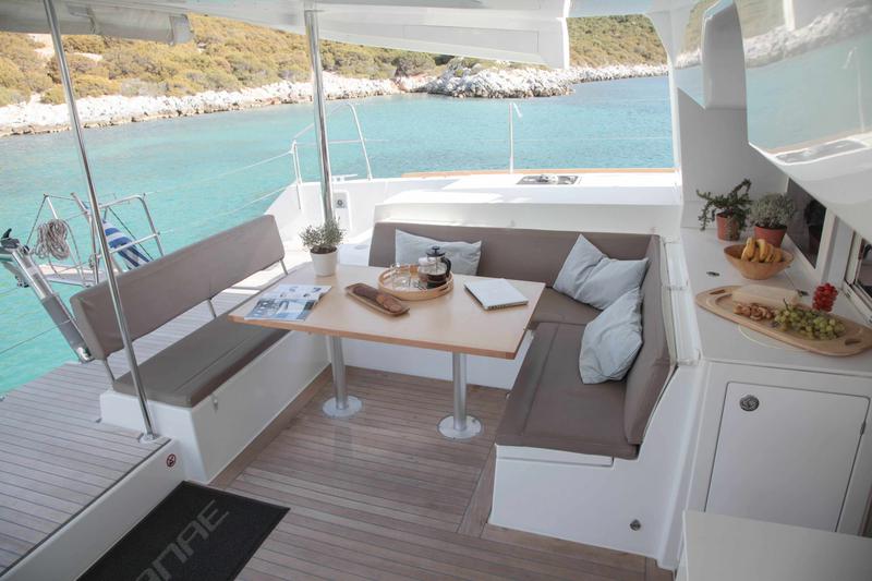 Book yachts online - catamaran - Lagoon 450 F - Irida VI - rent