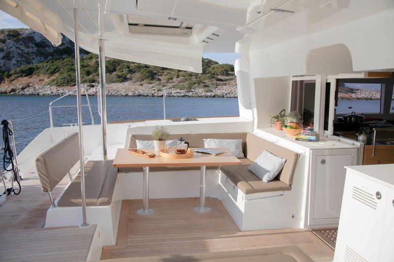 Book yachts online - catamaran - Lagoon 450 F - Irida VI - rent