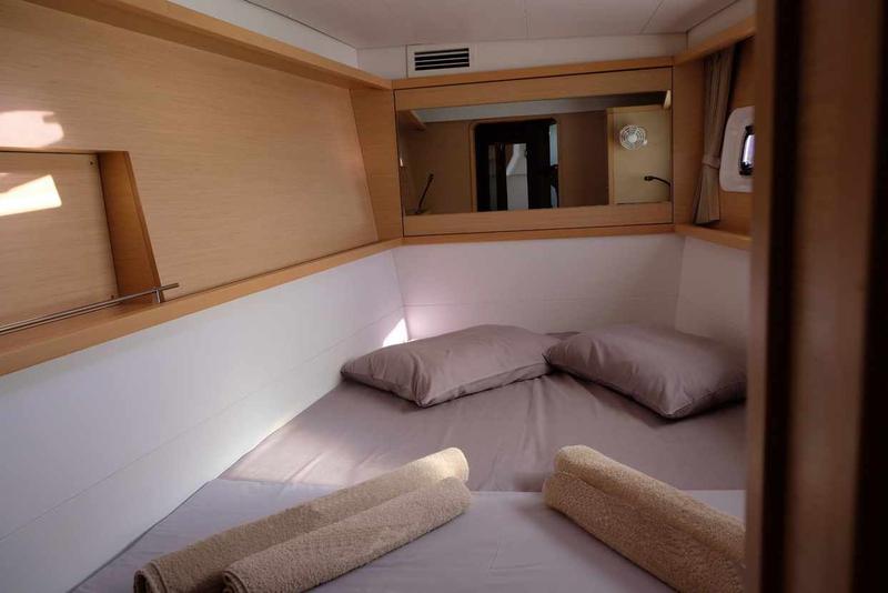 Book yachts online - catamaran - Lagoon 450 F - Irida VI - rent