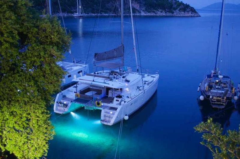 Book yachts online - catamaran - Lagoon 450 F - Irida VI - rent