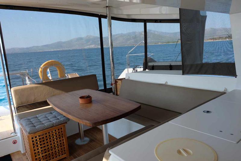 Book yachts online - catamaran - Lagoon 450 F - Irida VI - rent