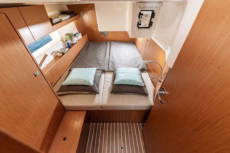 Book yachts online - sailboat - Bavaria C45 - New - rent