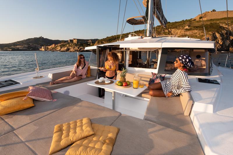 Book yachts online - catamaran - Bali 4.2 - new - rent