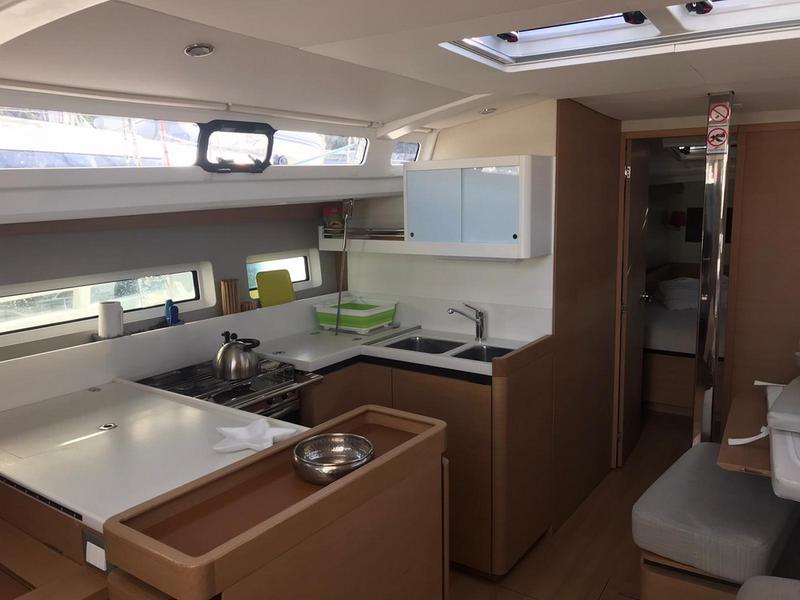 Book yachts online - sailboat - Sun Odyssey 440/3cab. - Ikarus - rent