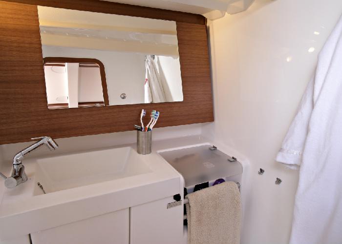 Book yachts online - sailboat - Dufour 375 - Caretta - rent