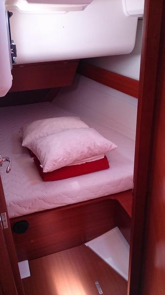 Book yachts online - sailboat - Dufour 375 - Caretta - rent