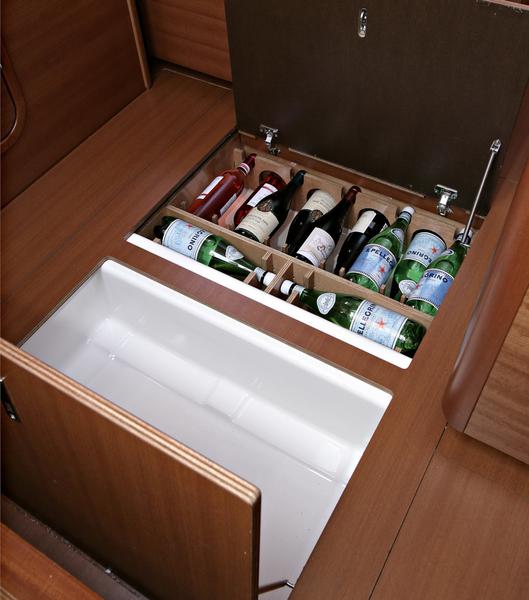 Book yachts online - sailboat - Dufour 375 - Caretta - rent