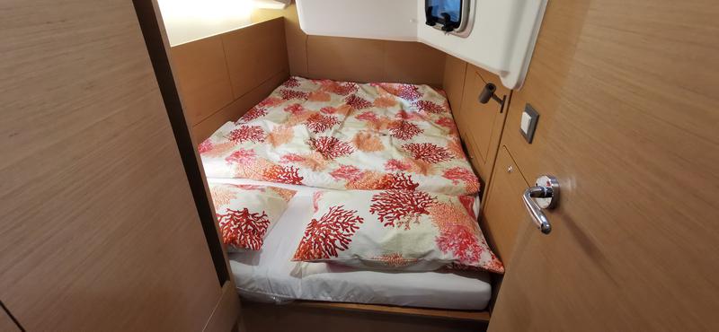Book yachts online - sailboat - Sun Odyssey 410 - Jutisa - rent