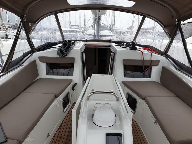 Book yachts online - sailboat - Sun Odyssey 410 - Jutisa - rent