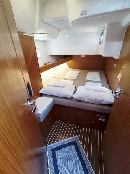 Book yachts online - sailboat - Bavaria Cruiser 46 Style - Io - rent