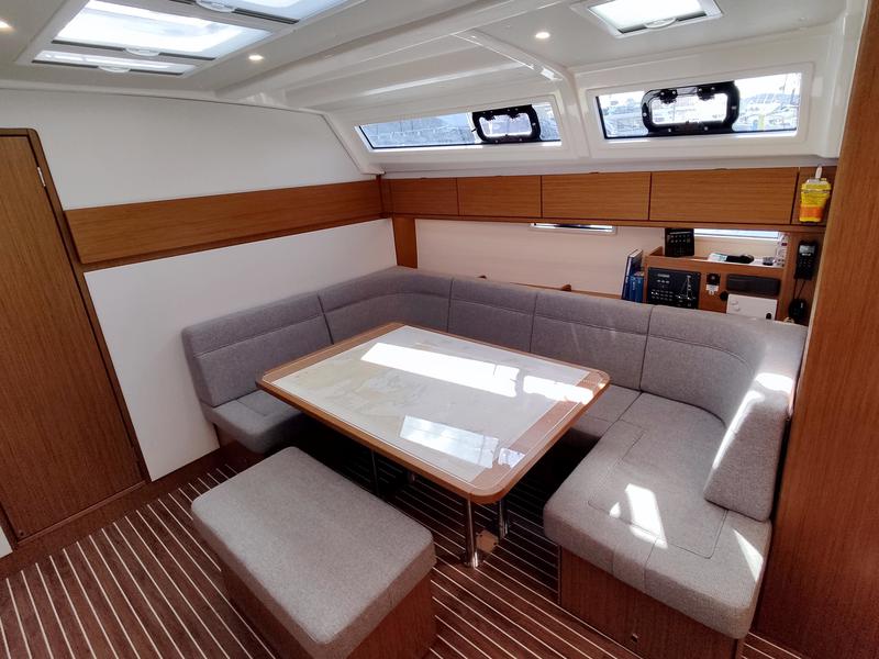 Book yachts online - sailboat - Bavaria Cruiser 46 Style - Io - rent
