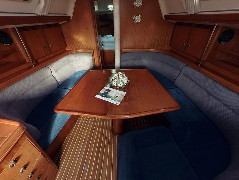 Book yachts online - sailboat - Elan 40 - PLANIKA - rent