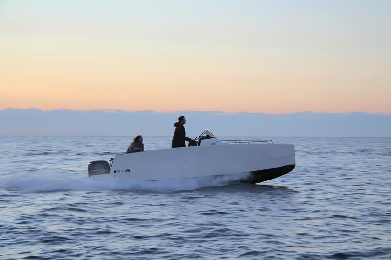 Book yachts online - motorboat - Nuva M6 Open - Vigo - rent