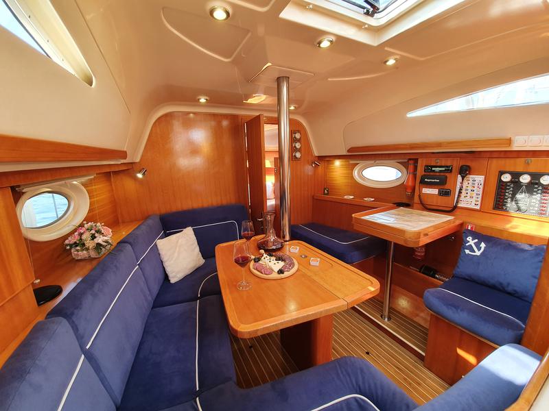 Book yachts online - sailboat - Elan 344 Impression - Vita I - rent