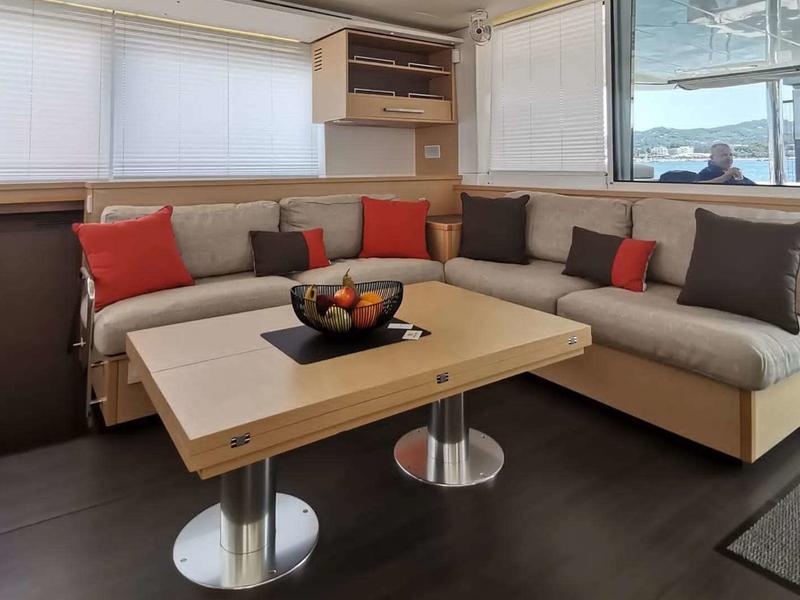 Book yachts online - catamaran - Lagoon 560 S2 FULL EQUIPE LUXE - Islas Luxe - rent