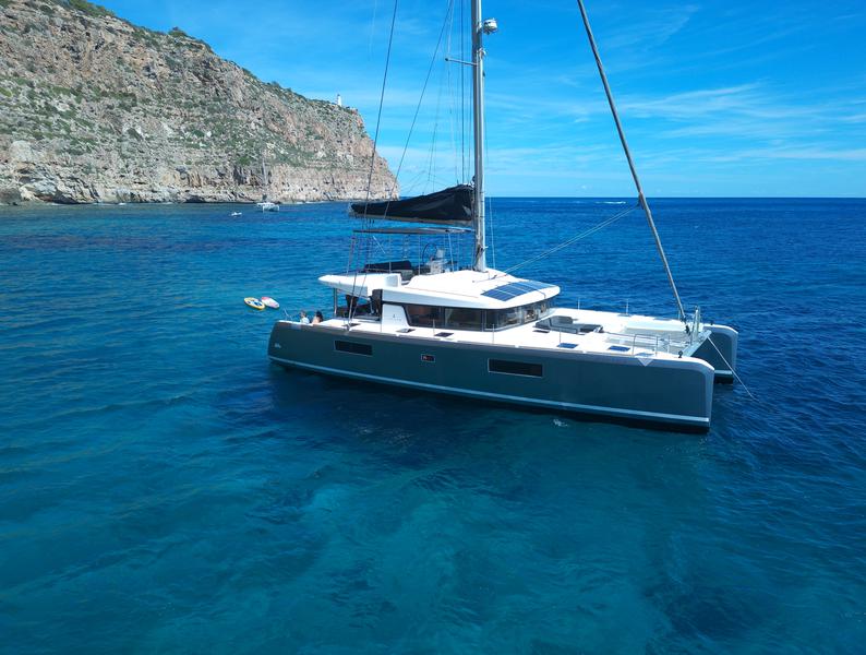 Book yachts online - catamaran - Lagoon 52F - GOA 10 - rent