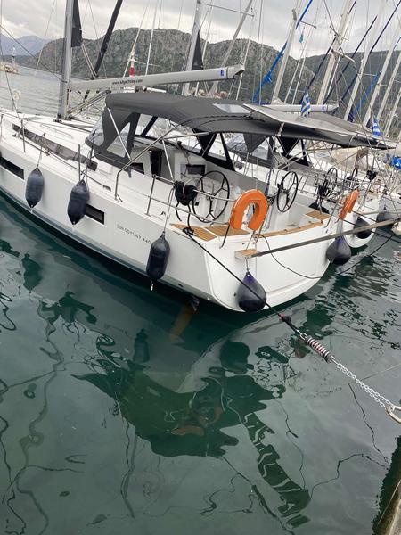 Book yachts online - sailboat - Sun Odyssey 440 - Apollonas - rent