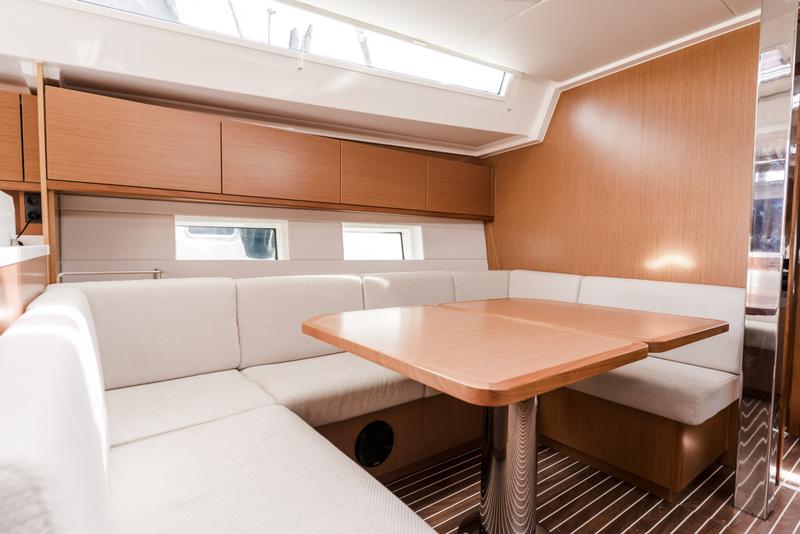 Book yachts online - sailboat - Bavaria C45 Style - Midas - rent