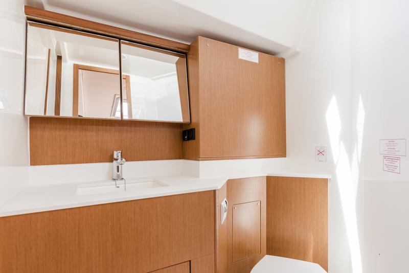 Book yachts online - sailboat - Bavaria C45 Style - Midas - rent