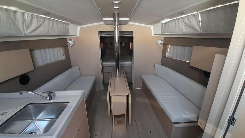 Book yachts online - sailboat - Oceanis 38.1 - TRITON - rent