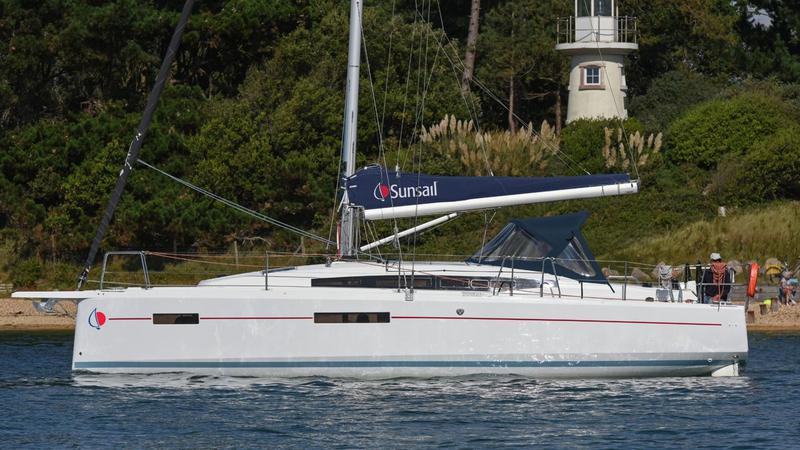 Book yachts online - sailboat - Sunsail 38.0 - Sunsail 38.0 (2022) - rent