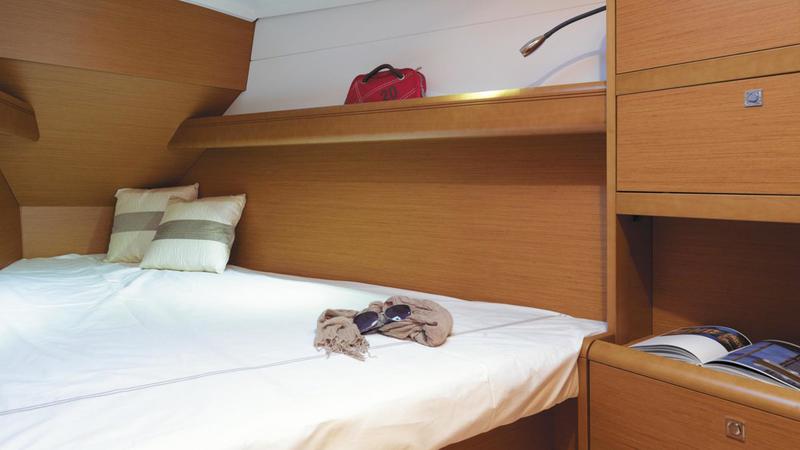 Book yachts online - sailboat - Sunsail 38 - Sunsail 38 (2017) - rent
