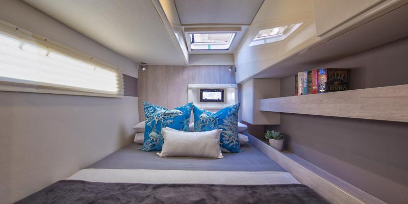 Book yachts online - catamaran - Moorings 4000/3 - Moorings 4000/3 (2018) - rent