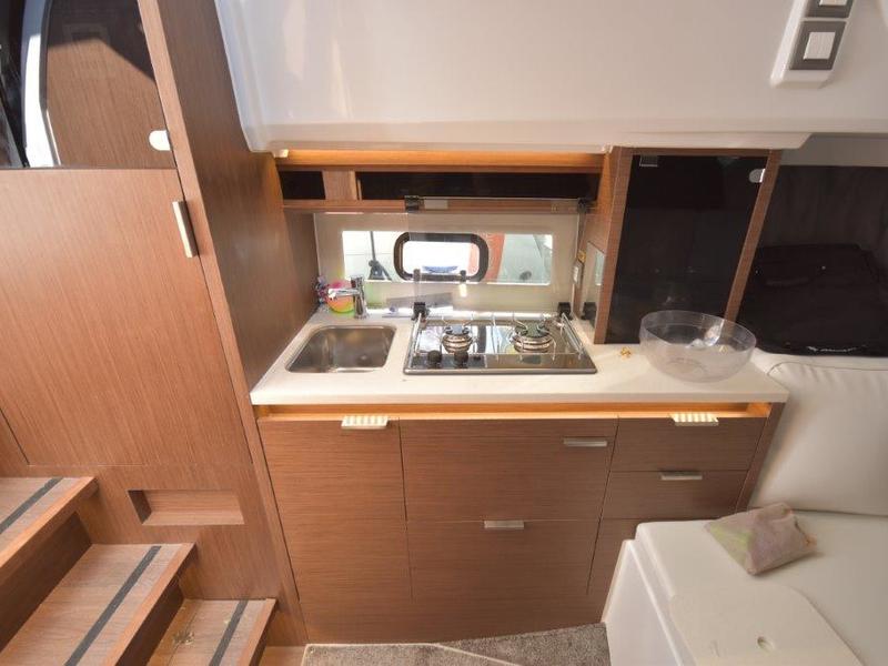 Book yachts online - motorboat - Cap Camarat 10.5 WA - 272679 CK - rent