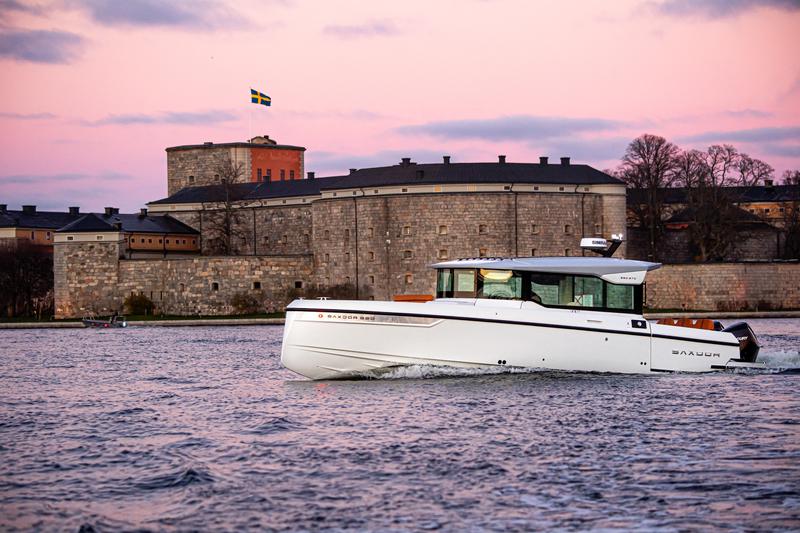 Book yachts online - motorboat - Saxdor 320 GTC - Saxdor 320 GTC (2023) - rent