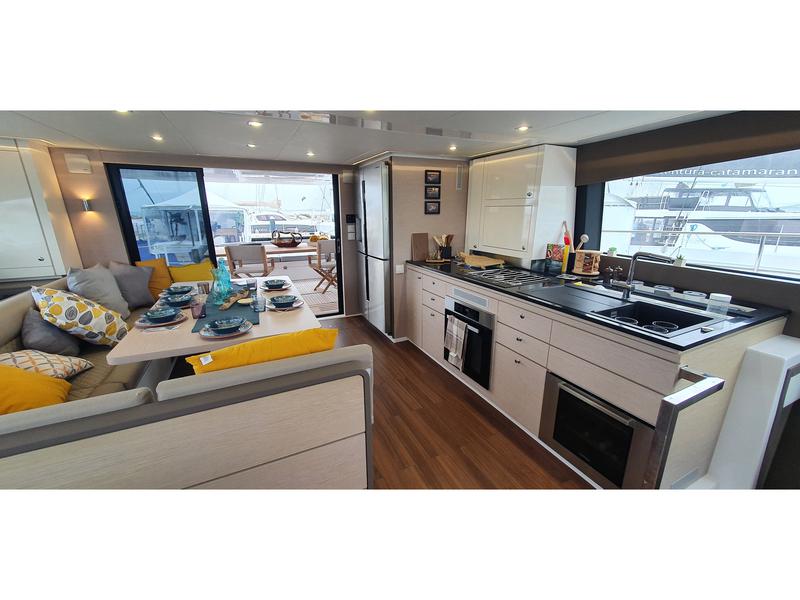 Book yachts online - motorboat - Aventura 50 MY - Moana - rent