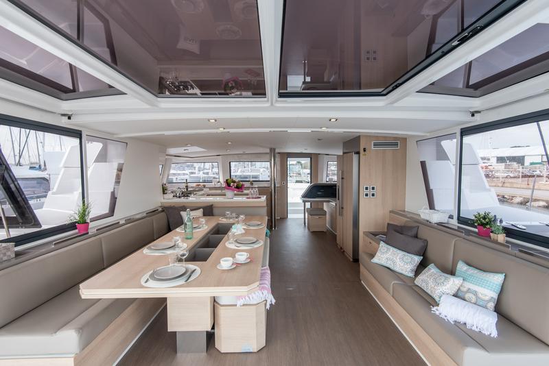 Book yachts online - catamaran - Bali 5.4 4 cab - 2 OCEANS - rent