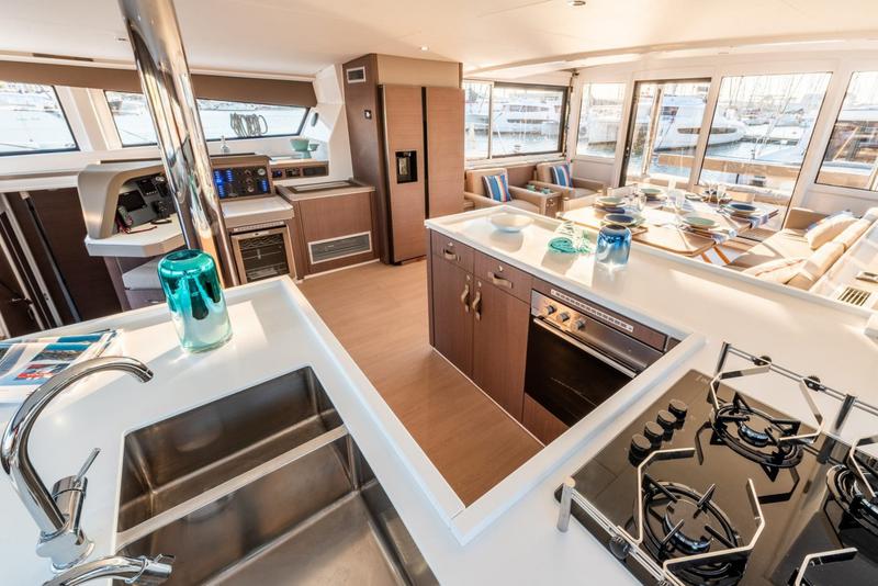 Book yachts online - catamaran - Bali 5.4 4 cab - 2 OCEANS - rent