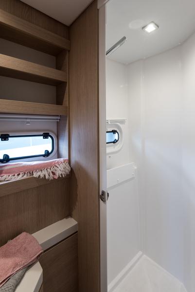 Book yachts online - catamaran - Bali 5.4 4 cab - 2 OCEANS - rent