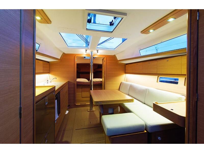 Book yachts online - sailboat - Dufour 382 Grand Large - Gala - rent