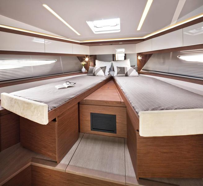 Book yachts online - motorboat - Leader 46 - Giorgia - rent
