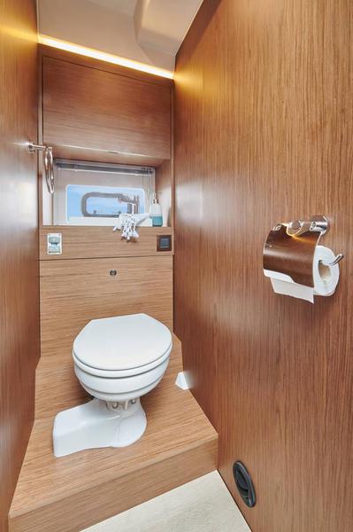 Book yachts online - motorboat - Jeanneau NC 37 - Mimi' - rent