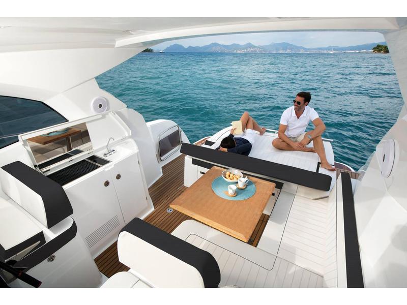 Book yachts online - motorboat - Leader 36 - Partenope - rent