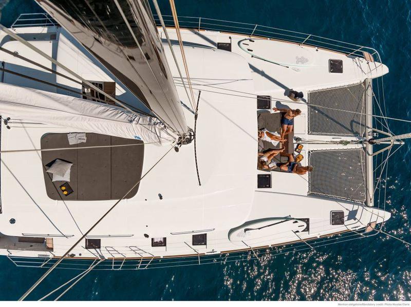 Book yachts online - catamaran - Lagoon 52 - Takamaka - rent