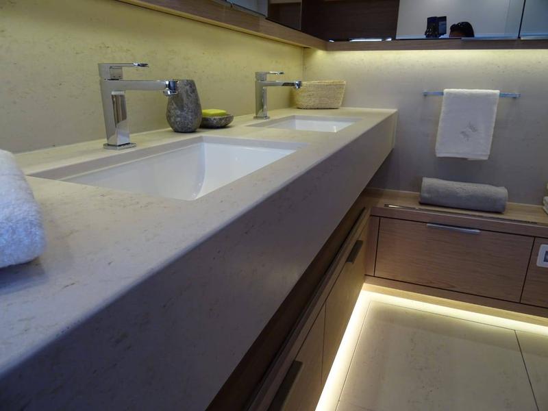 Book yachts online - catamaran - Lagoon Seventy 7 - Mane et Nocte - rent