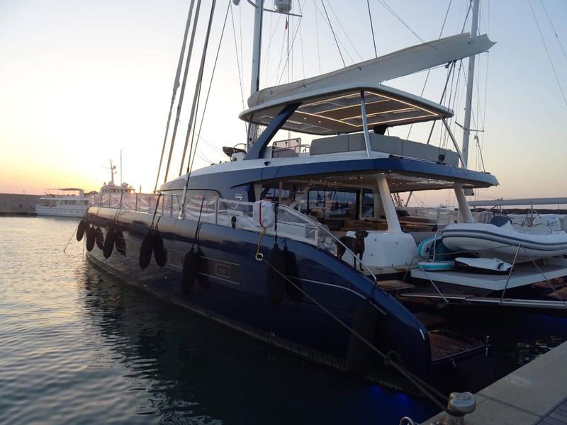 Book yachts online - catamaran - Lagoon Seventy 7 - Mane et Nocte - rent