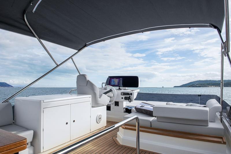 Book yachts online - motorboat - Ferretti 500 - DDM29 - rent