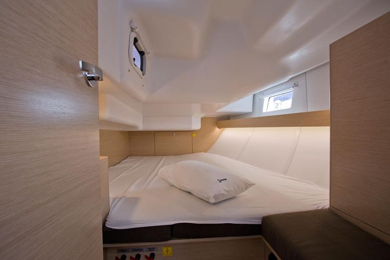 Book yachts online - sailboat - Elan Impression 40 - Silente - rent