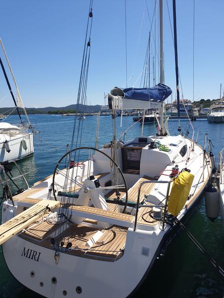 Book yachts online - sailboat - Elan 340 - Miri - rent